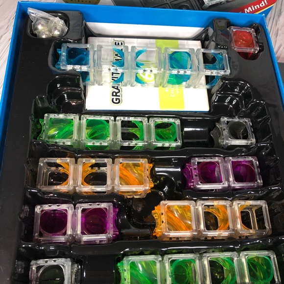 ThinkFun Gravity Maze Falling Marble Logic Game, Age 8+,2015 Toy of Year Winner - Picture 7 of 7